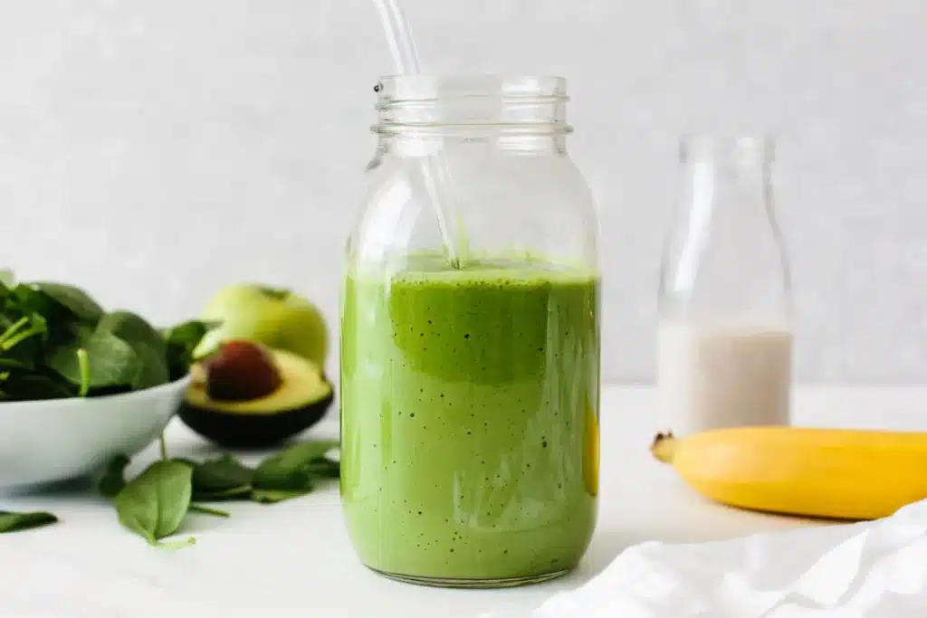 Green Smoothie with Fresh Fruit