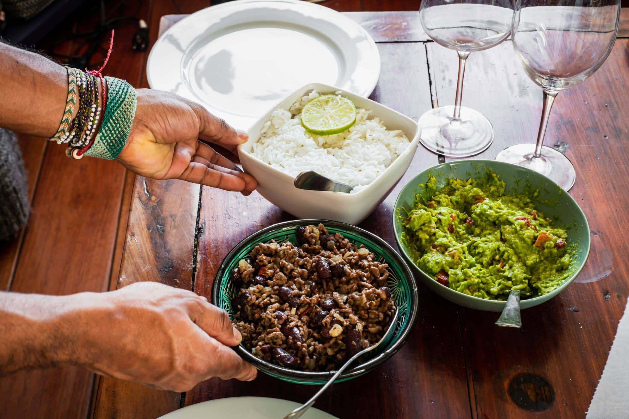 Guide on Miami Healthy Meal Prep with Avocado Quinoa Bowls for Busy Lifestyles